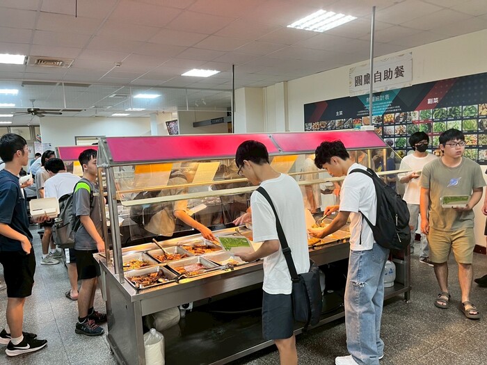 圓廳自助餐圖片